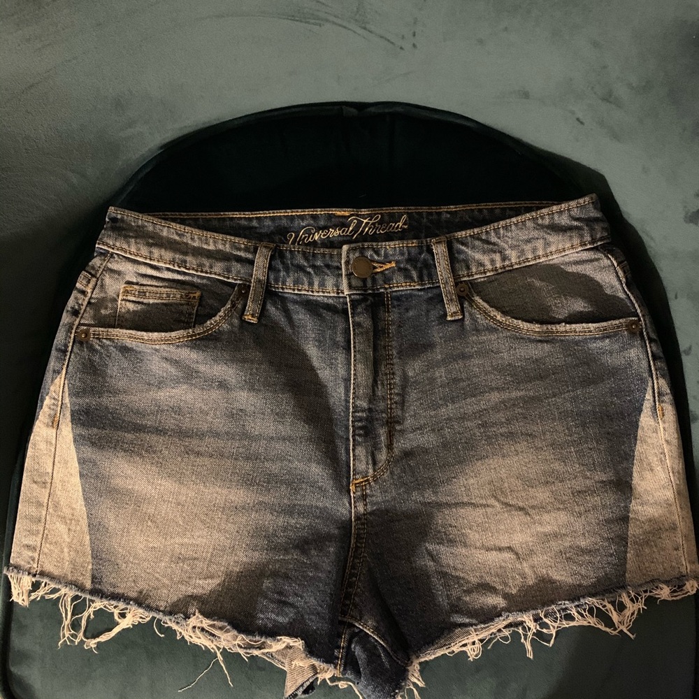 Universal Thread High Rise Shortie Shorts - NEW 👖
